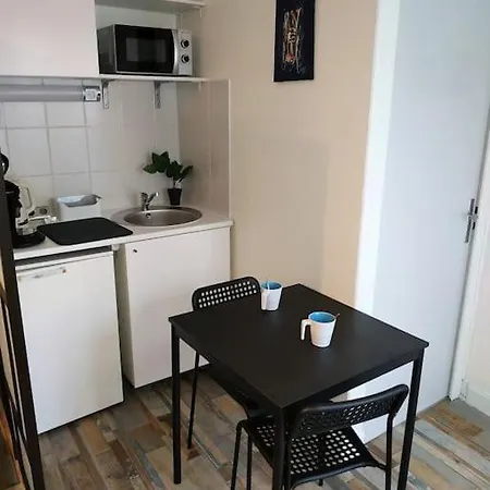 Grand Avec Jardin Et Entree Privative A Noter Reservations De 3 Nuits Minimum * Κλερμόν Φεράν